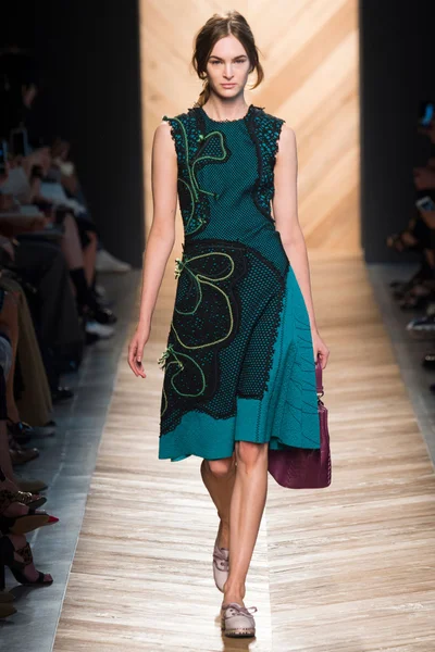 Look 28